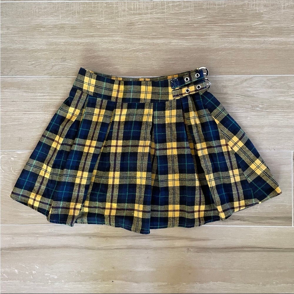 superdown Yellow and Black Plaid Pleated Mini Skirt